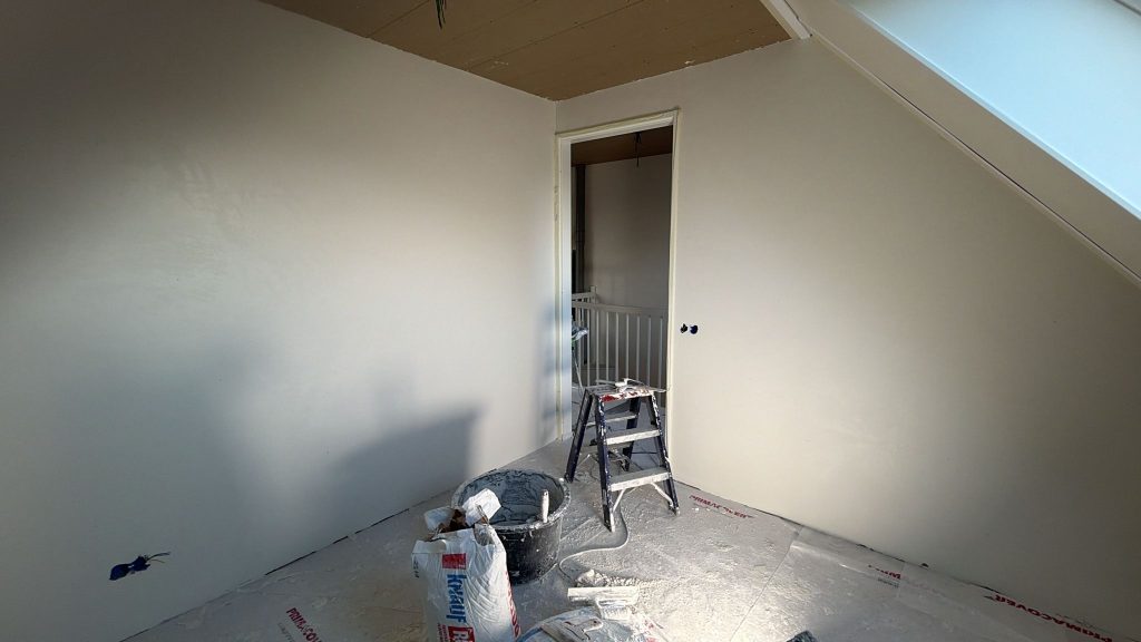 Tussenwand gesaust wit