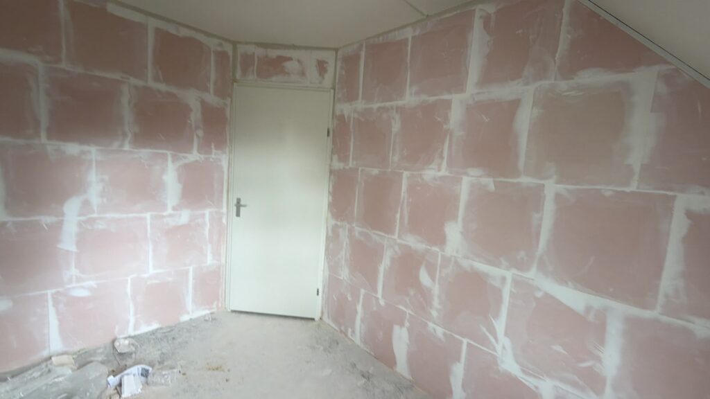 gipsblokken tussenwand met deur